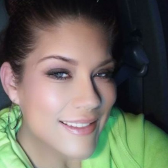 Meet your Posher, Janine - Picture 1 of 1